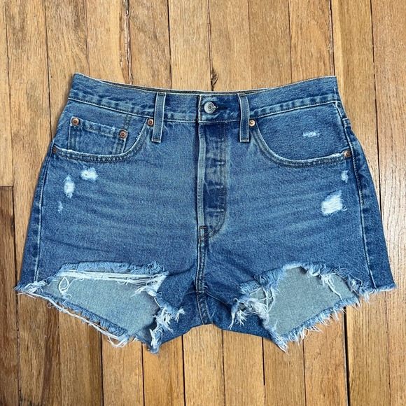 Levi's Premium Denim 501 Jean Shorts Raw Hem Mid-Rise Cut Off‎ Women's Size 28 - Picture 1 of 10